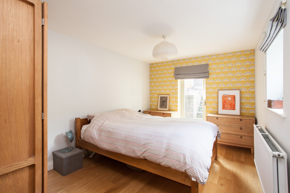 bushey hill road, camberwell se5 conversion apartment for